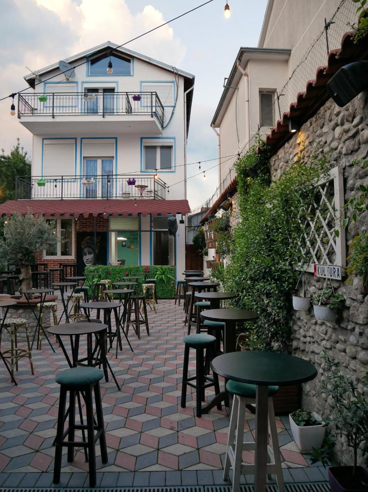 Kultura Hostel شكودر المظهر الخارجي الصورة