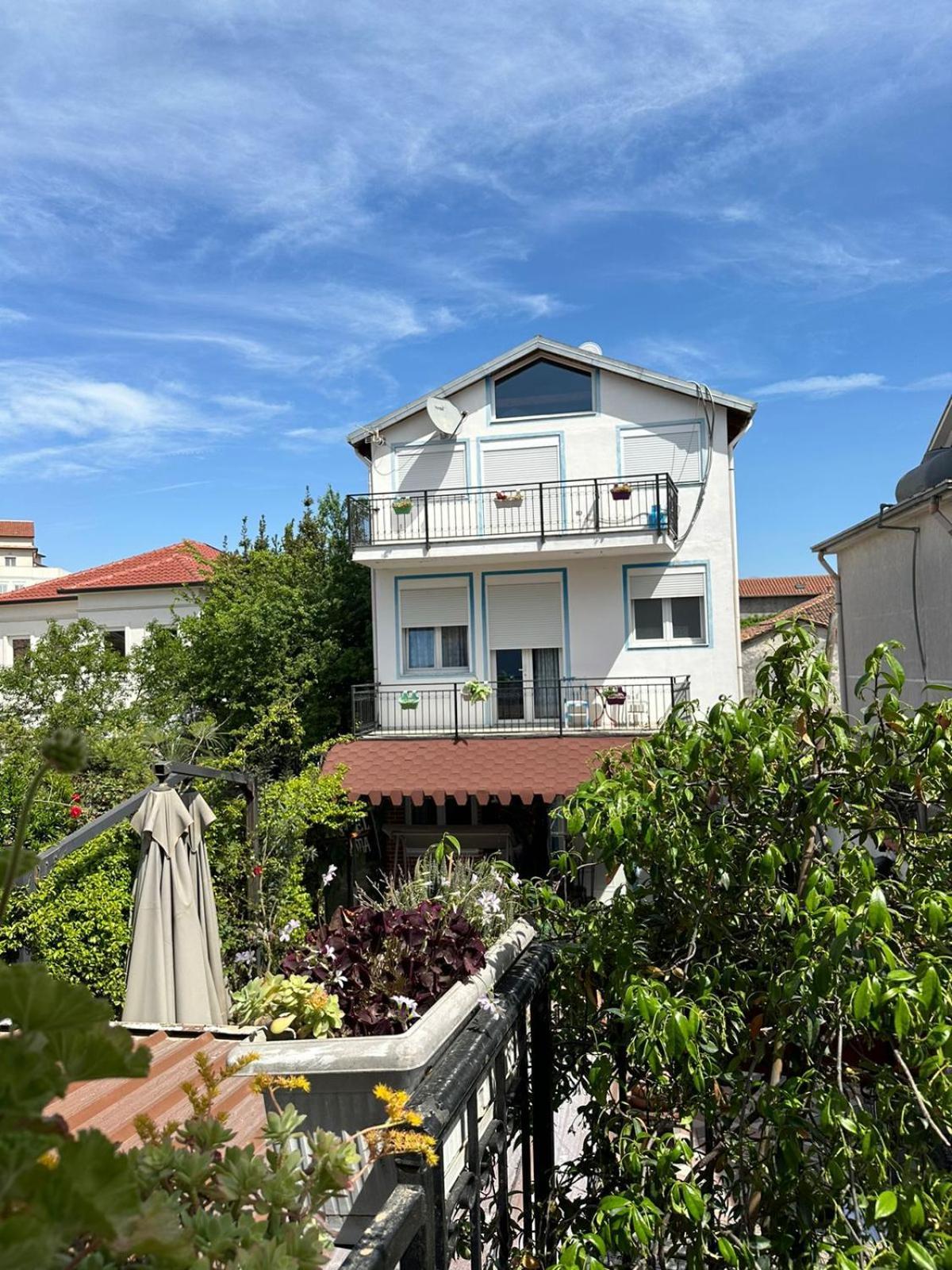 Kultura Hostel شكودر المظهر الخارجي الصورة